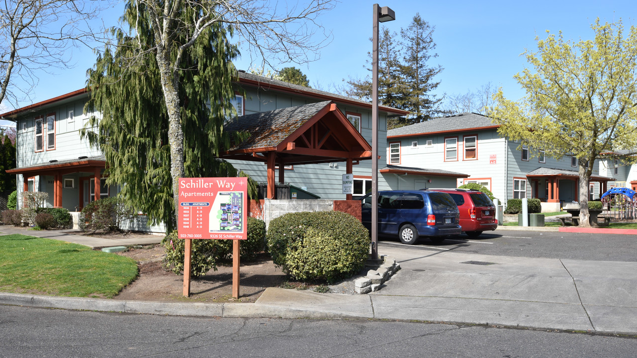 Schiller Way Apartments in Portland, OR - Building Photo