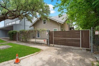 2413 Emancipation Ave, Unit A in Houston, TX - Building Photo - Building Photo