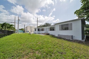 1260 NW 58th St in Miami, FL - Building Photo