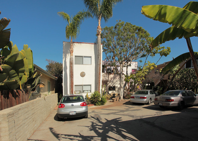 1837 9th St in Santa Monica, CA - Foto de edificio - Building Photo