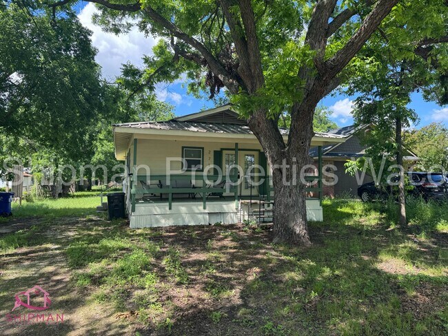 property at 2715 S 2nd St