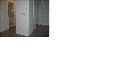 10777 University Dr in Surrey, BC - Building Photo - Building Photo