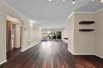 837 N W Knoll Dr in West Hollywood, CA - Building Photo - Building Photo