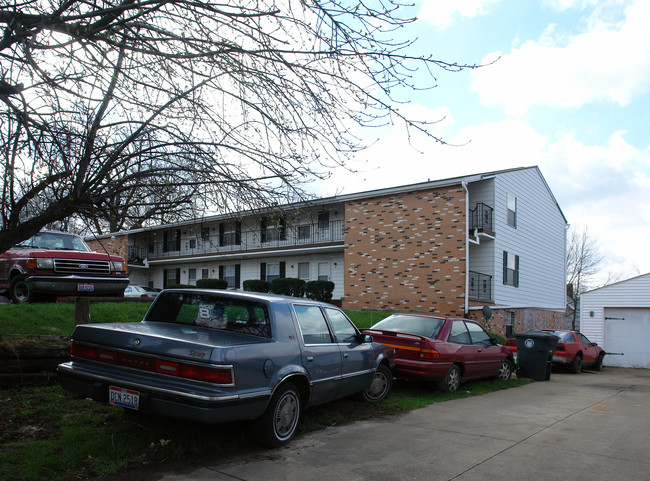 2632 Ellet Ave in Akron, OH - Building Photo - Building Photo