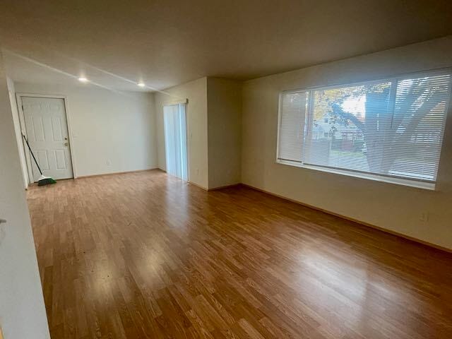 1913 Chestnut St, Unit #B in Everett, WA - Foto de edificio - Building Photo