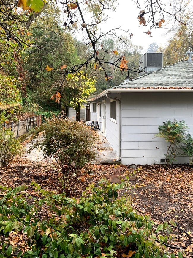 111 Sequoia Ave in Walnut Creek, CA - Building Photo - Building Photo