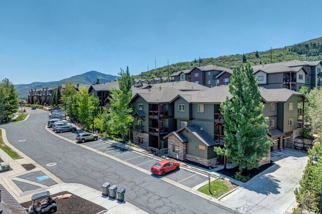 5501 Lillehammer Ln in Park City, UT - Building Photo - Building Photo