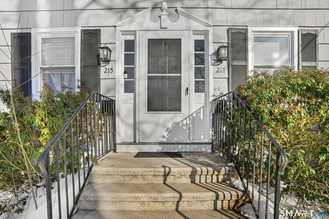 215 York Rd in Fairfield, CT - Building Photo