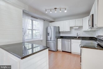 5312 Anchor Ct in Fairfax, VA - Building Photo - Building Photo