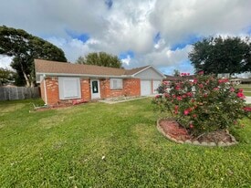 2718 19th Ave N in Texas City, TX - Building Photo