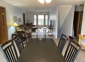 3566 Granada Ave N in Oakdale, MN - Building Photo - Building Photo