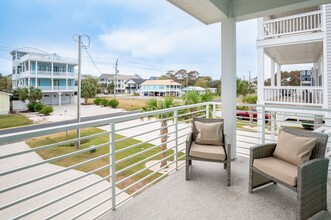 202 Ocean Blvd in Carolina Beach, NC - Building Photo - Building Photo