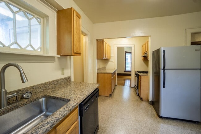 108 Avondale Pl in Syracuse, NY - Building Photo - Building Photo
