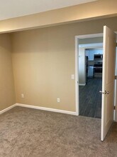 28660 W Lake Dr in Madison Lake, MN - Foto de edificio - Building Photo