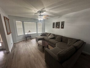 3913 Viader Dr in Modesto, CA - Building Photo - Building Photo