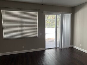 12574 Streamdale Dr in Tampa, FL - Building Photo - Building Photo