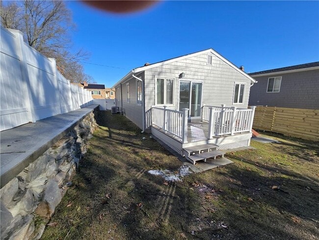 96 Edgeworth Ave in Providence, RI - Building Photo - Building Photo