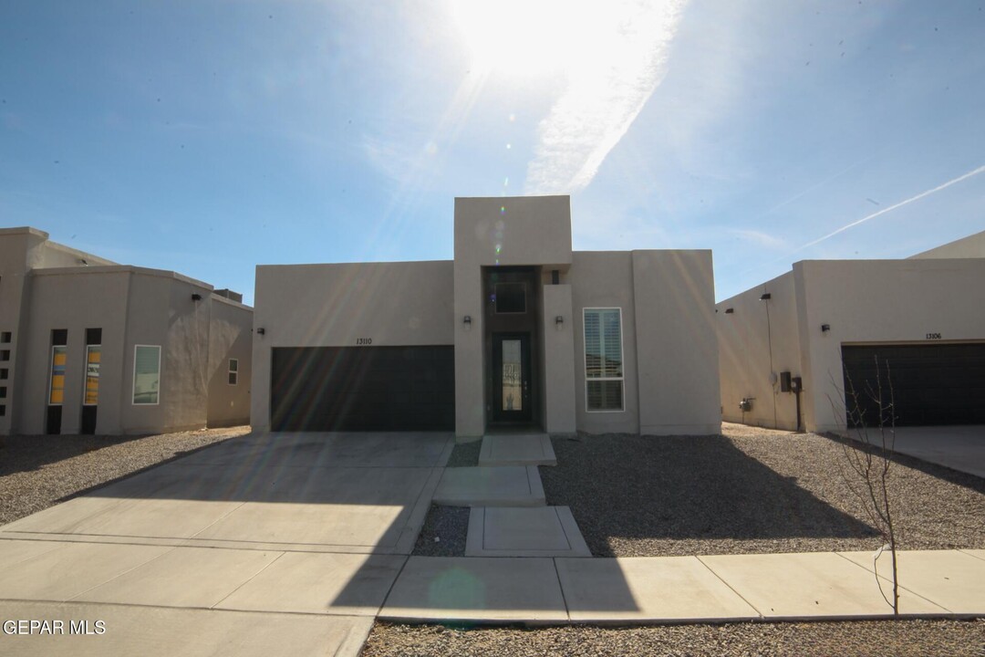 13110 Emerald Isle St in El Paso, TX - Building Photo