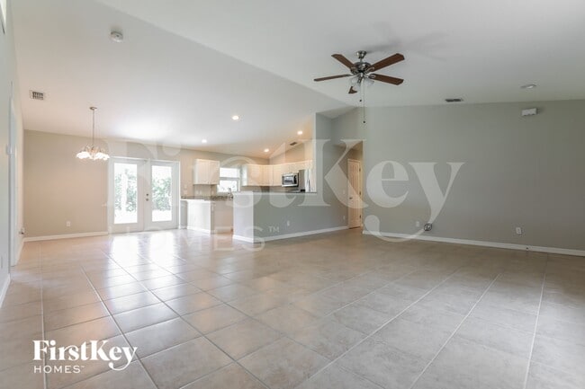 12485 Willmington Blvd in Port Charlotte, FL - Foto de edificio - Building Photo