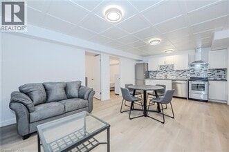 39 Lovett Ln in Guelph, ON - Building Photo - Building Photo