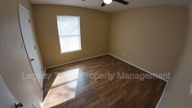 318 College St in Cleburne, TX - Building Photo - Building Photo