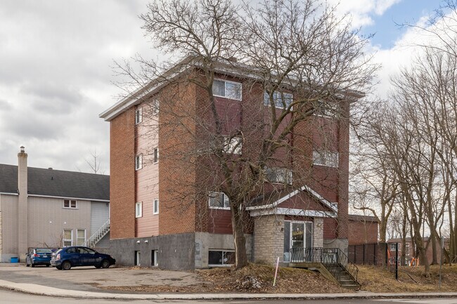 3 Pharand St
