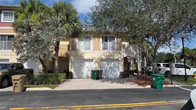 4605 SW 75th Way in Davie, FL - Building Photo - Building Photo