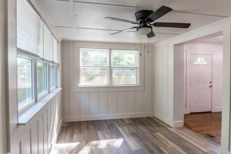1558 Orange Grove Rd, Unit B in Charleston, SC - Building Photo - Building Photo