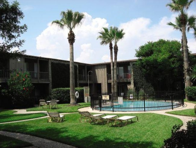 Fort Crockett Apartments in Galveston, TX - Building Photo - Building Photo