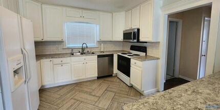 11402 Hillwood Dr SE in Huntsville, AL - Building Photo - Building Photo