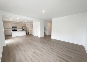 2415 Fir Dr in Greenfield, IN - Foto de edificio - Building Photo