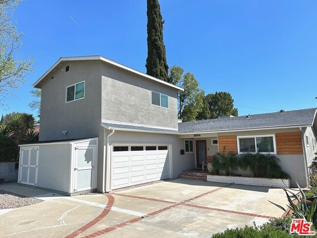 18942 Covello St in Los Angeles, CA - Building Photo - Building Photo