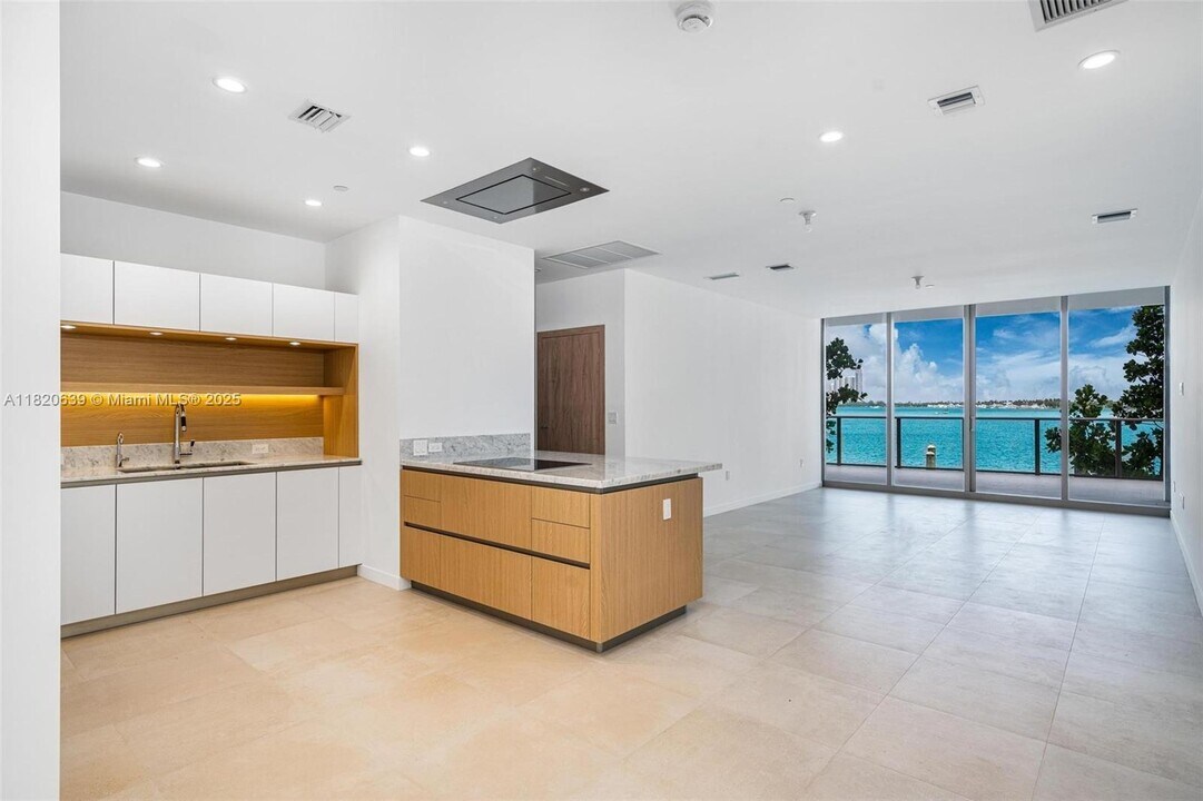 1135-1103 103rd St in Bay Harbor Islands, FL - Building Photo