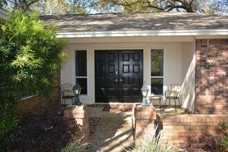 260 Dominica Cir W in Niceville, FL - Building Photo - Building Photo