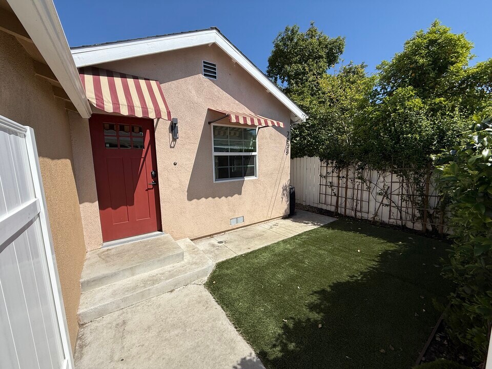 7838 Sancola Ave in Sun Valley, CA - Building Photo