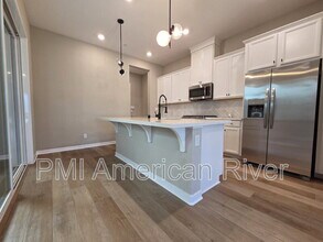 133 Fischbacher St in Sacramento, CA - Building Photo - Building Photo