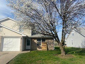 2511-2511 Carnation Dr in Columbia, MO - Building Photo