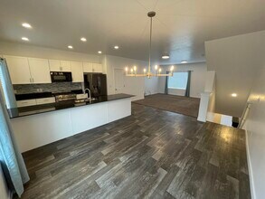 14796 Rising Star Way in Bluffdale, UT - Building Photo - Building Photo