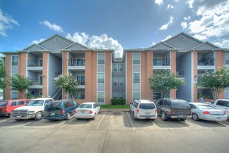 Plaza De Magnolia in Houston, TX - Foto de edificio - Building Photo