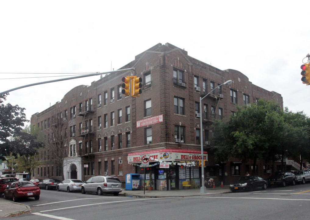 1818 79th St in Brooklyn, NY - Foto de edificio