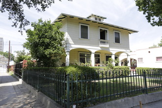 1104 French St in Santa Ana, CA - Building Photo - Building Photo