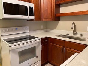 1343 Airport Dr in Tallahassee, FL - Building Photo - Building Photo