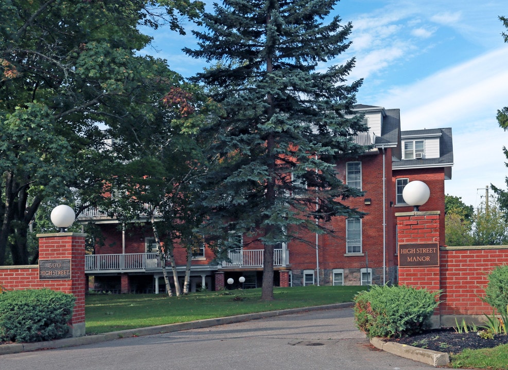 High Street Manor in Whitby, ON - Building Photo