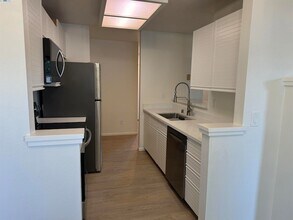 7595 Canyon Meadows Cir, Unit B in Pleasanton, CA - Building Photo - Building Photo