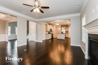 118 Cherokee Reserve Cir in Canton, GA - Foto de edificio - Building Photo