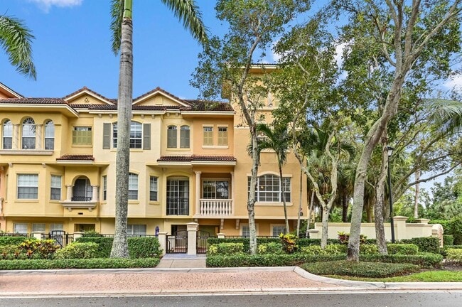11750 Valencia Gardens Ave in Palm Beach Gardens, FL - Building Photo - Building Photo