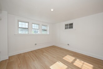 1384 W 83rd St-Unit -101 in Cleveland, OH - Building Photo - Building Photo