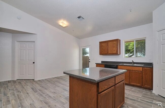 9219 E 31st Ln in Yuma, AZ - Building Photo - Building Photo