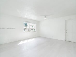 2025 Miami Rd in Fort Lauderdale, FL - Foto de edificio - Building Photo