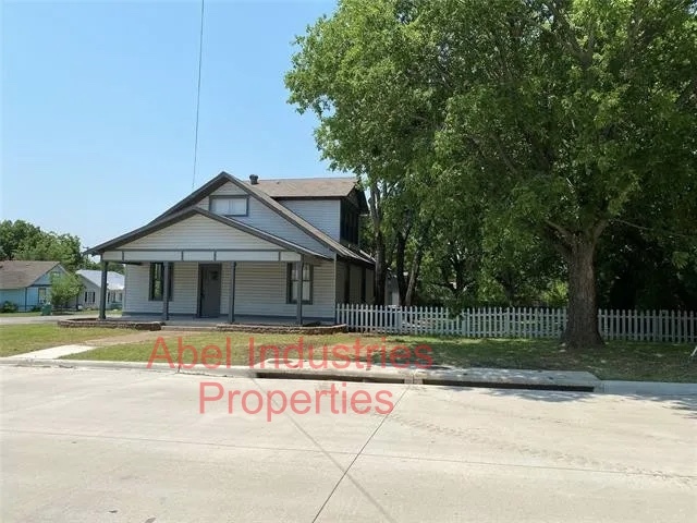 1101 N Culberson St in Gainesville, TX - Building Photo